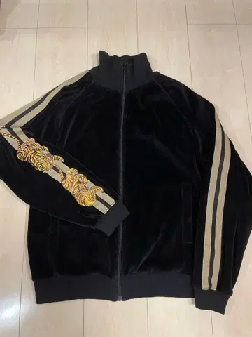 graniph 이시쿠로 아야코 버터의 호랑이 트랙 자켓