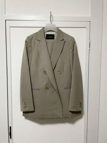 그린 레이블 릴랙싱 자켓 팬츠