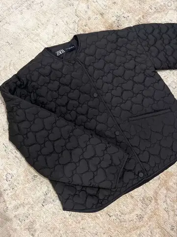 ZARA 블랙 하트 퀼팅 자켓