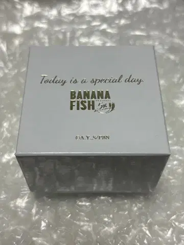 BANANA FISH 그린 칼세도니 귀걸이 아쉬