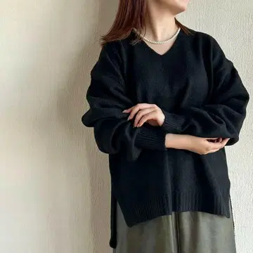 v넥 니트 블랙 잔파 미사용 새상품