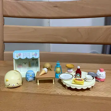 스밋코구라시 미니어처 세트 캐릭터 포함