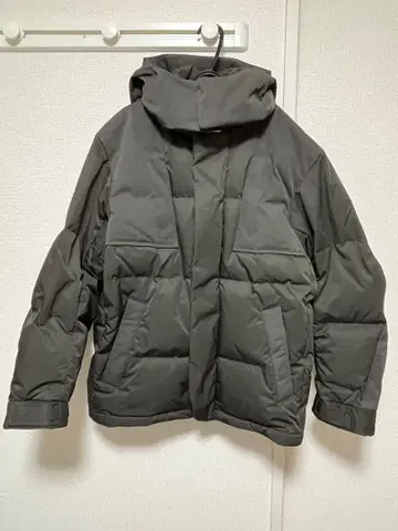 유니클로 [ +J ] 오버 사이즈 다운 자켓 카키 JILSANDER