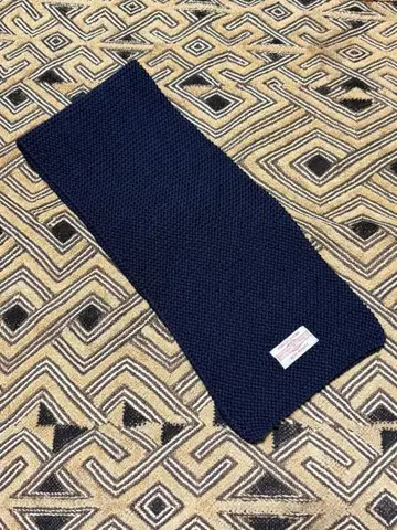 At Last 레드 크로스 머플러