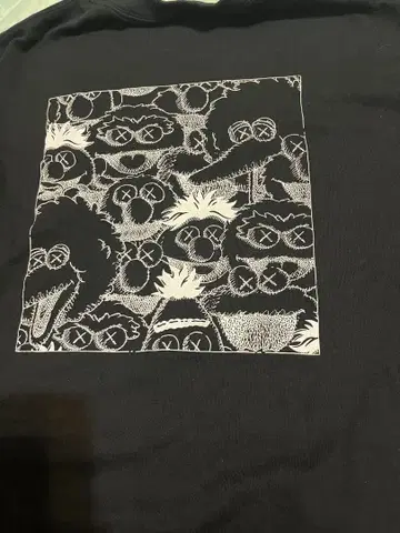 유니클로 카우스 맨투맨 블랙 XXL 사이즈 세서미 스트릿