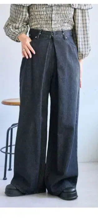 Kastane 데님 와이드 턱 팬츠 블랙