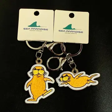 25시 아카사카에서 키링 스트랩 2개