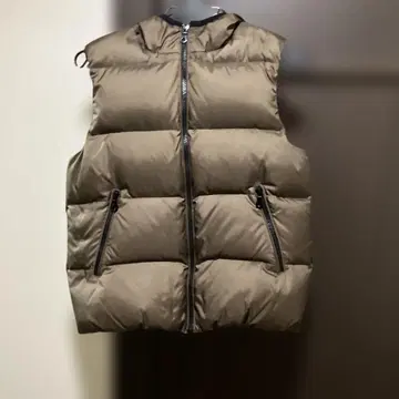 새상품급 에스트네이션 후드 부착 다운 베스트