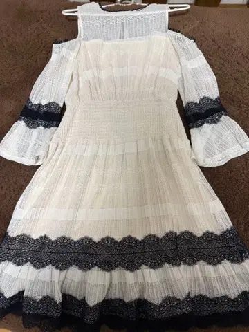 snidel 오프숄더 화이트 원피스