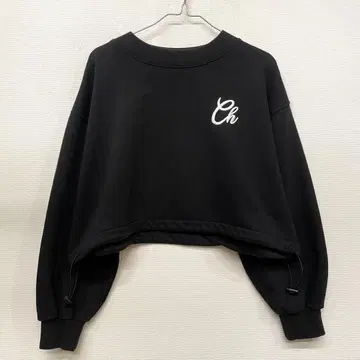 Chico 치코 숏 기장 자수 원 포인트 맨투맨