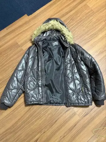 그레이 다운 자켓 퍼 포함