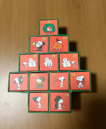 스누피 어드벤트 크리스마스 트리 달력