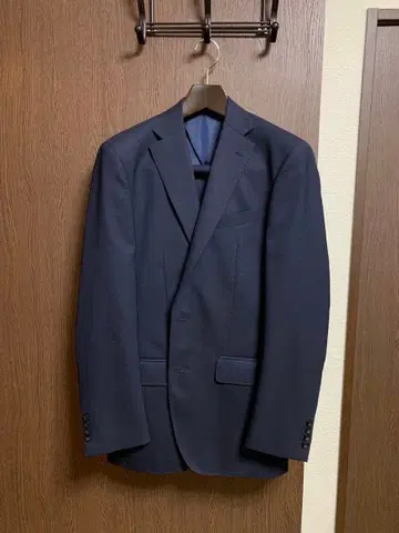 A5 미사용 새상품! 고급 뉴질랜드 울 100% 네이비 싱글 수트!