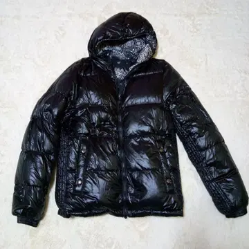 TATRAS 블랙 후드 부착 다운 자켓