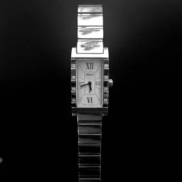 SEIKO 실버 손목시계 루키아