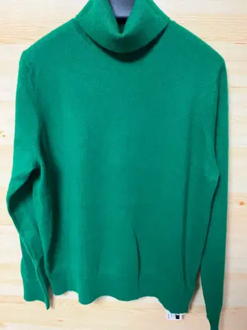 [ 미사용 새상품 ] 다마 컬렉션 터틀넥 스웨터