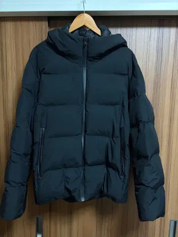 새상품급 UNIQLO 유니클로 심리스 다운 파카 블랙 3D 23년 XL