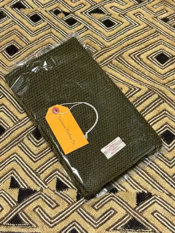 At Last 레드 크로스 머플러