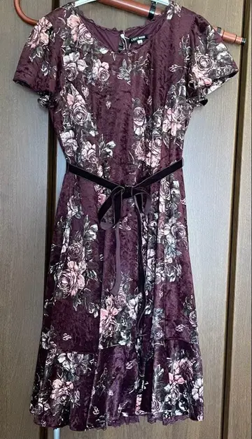 [택 포함] L'EST ROSE 레스트로즈 벨로아 원피스 장미 무늬