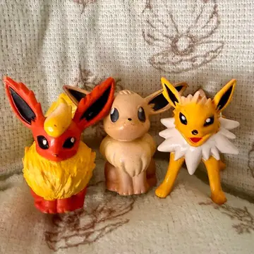 포켓몬 몬코레 피규어 세트 이브이 부스터 썬더 레트로