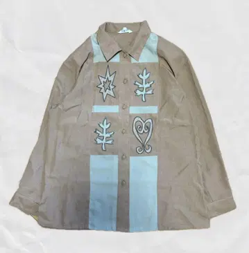 자수 베이지 긴팔 셔츠