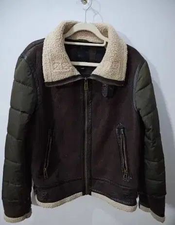 보아 옷깃 퀼팅 자켓