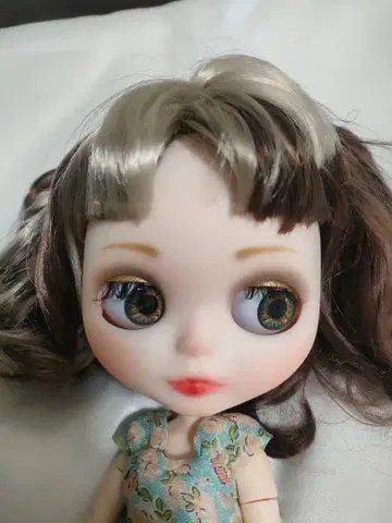 커스텀 아이시 인형 & 꽃무늬 드레스