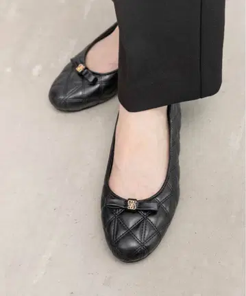 RANDA 퀼팅 라운드토 플랫 펌프스