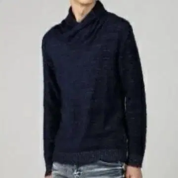 토네이도 마트 페더 얀 오프 터틀넥 니트 블랙