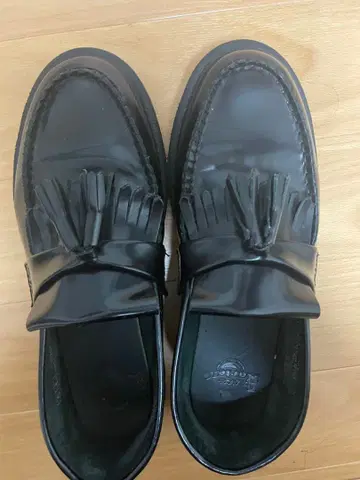 닥터마틴 Adrian 태슬 로퍼