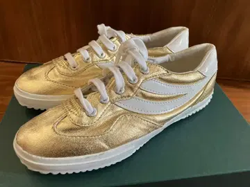 미사용 스페르가 골드 메탈릭 스니커즈 37