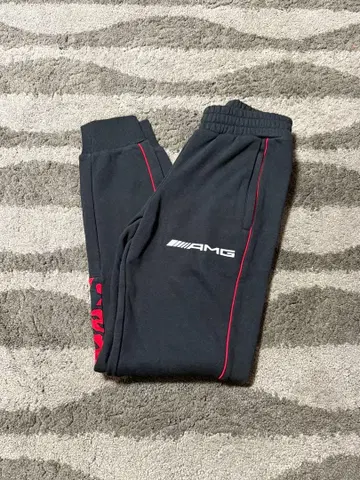 미사용 새상품 PUMA x AMG 스웨트 팬츠 축구 블랙/빨간색