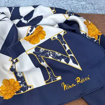 [새상품급] NINARICH 니나리치 실크 100% 대형 스카프