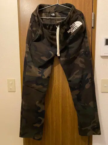 THE NORTH FACE 카모플라쥬 맨투맨 XL [가격 인하 불가]