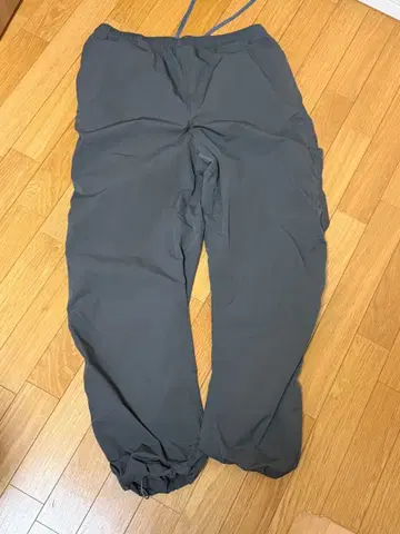 BEAMS 와이드 스트레이트 파커링 이지 팬츠