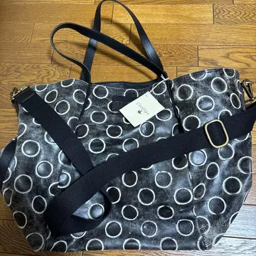 코텔락 숄더백 원형 무늬 블랙 화이트