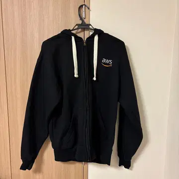 AWS 로고 자수 블랙 후드티 후드 부착