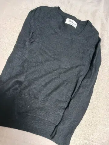 캐시미어 블랙 긴팔 스웨터