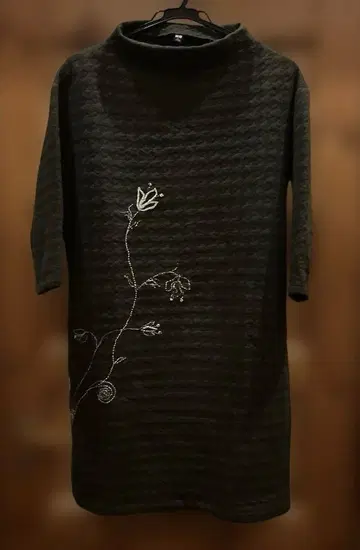 모스그린 자수 원피스