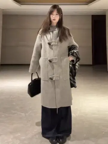 후드 부착 롱 코트 겨울 데이트에도 딱! 모임에 추천