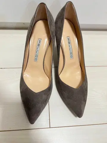 PELLICO 그레이 펌프스 36.5