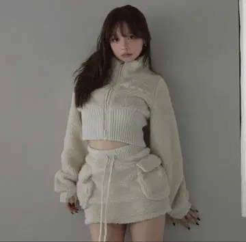 andmary Fluffy zip up jacket 아이보리