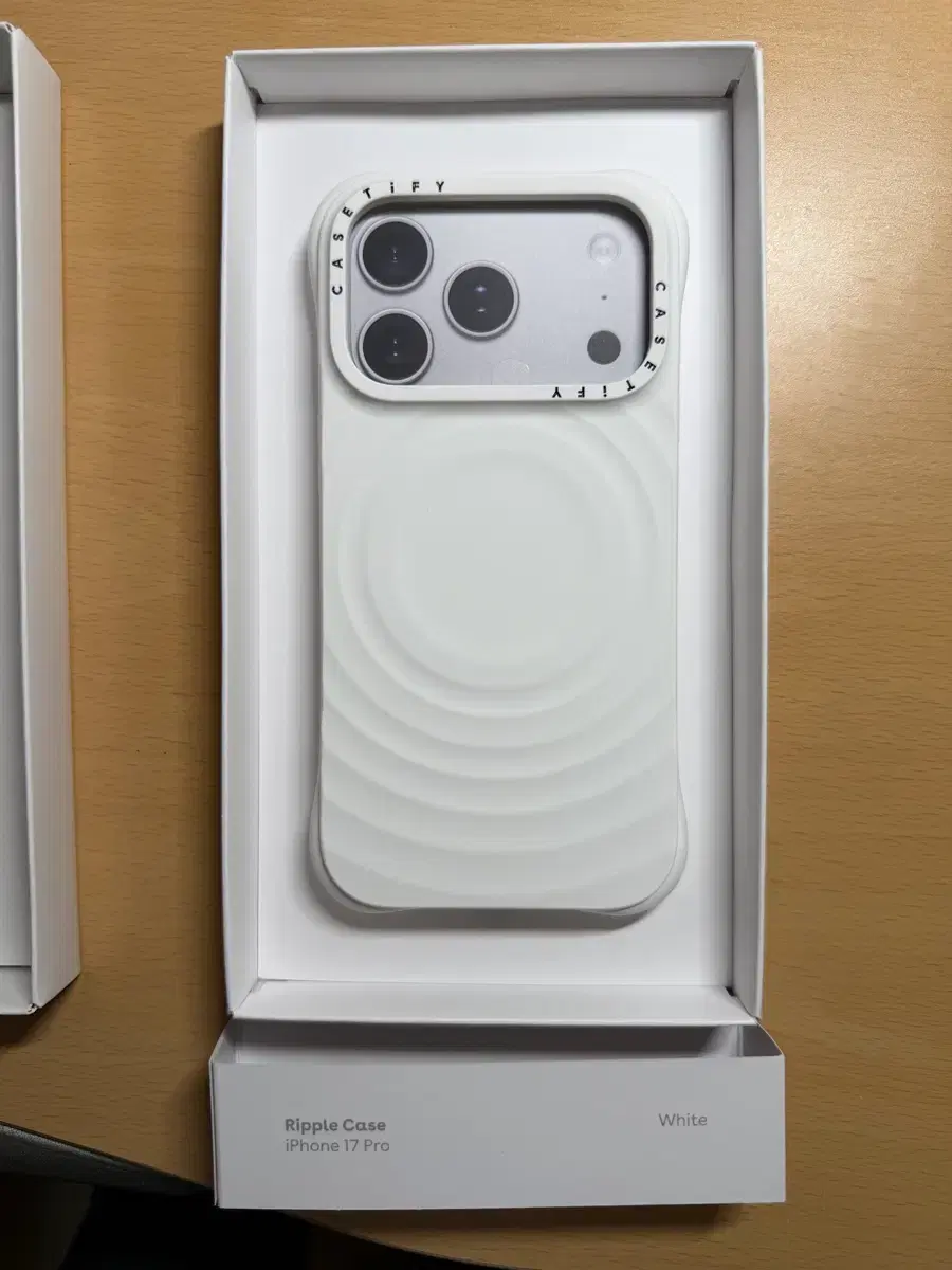 케이스티파이 리플케이스 아이폰17프로 화이트 | 브랜드 중고거래 플랫폼, 번개장터