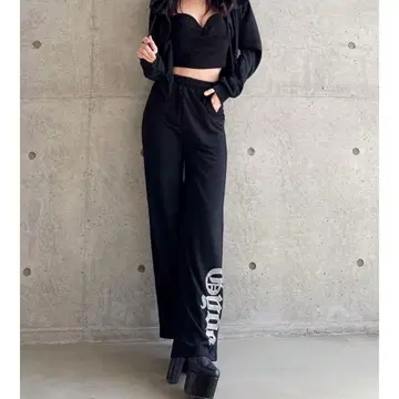 [ 새상품급 ] GYDA 이번 시즌 라메 플레어 팬츠 블랙 스웨트 팬츠