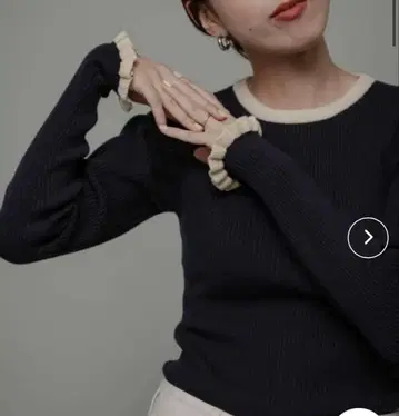 URBAN RESEARCH Sonny Label 프릴 넥 니트