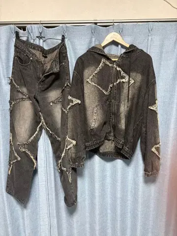 trillion 데미지 가공 후드 부착 후드티와 청바지 세트