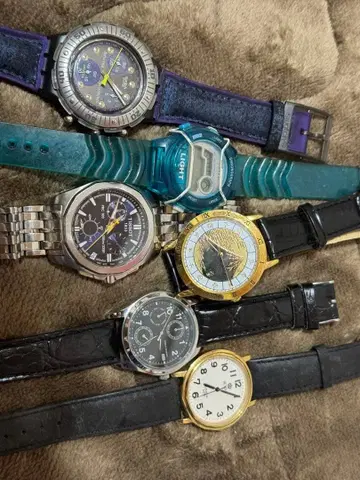 다양한 스타일의 시계 세트