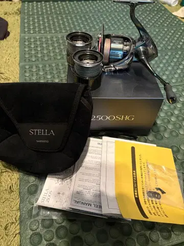 [새상품급] 22 스텔라 2500SHG 예비 스풀 2개 포함
