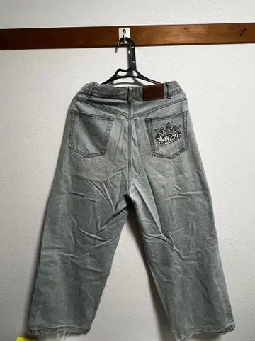 그래피티 자수 와이드 레그 데님 팬츠