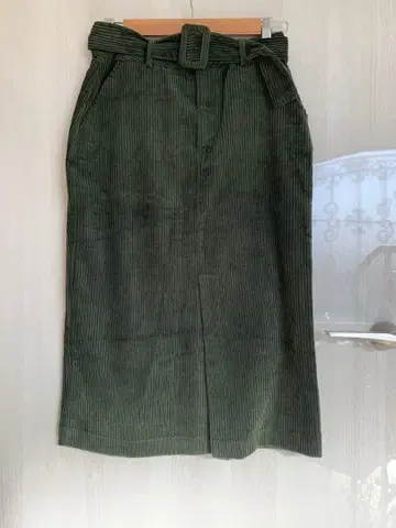 택 포함 새상품 ZARA 코듀로이 스커트 M